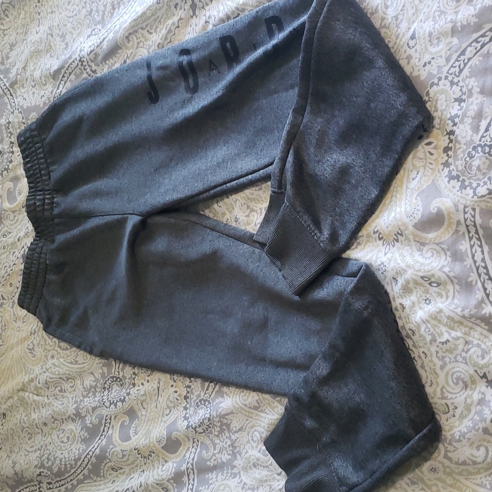 Jordan youth boys M joggers